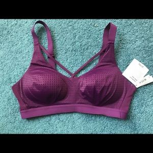 Victoria Sport Lightweight Sport Bra